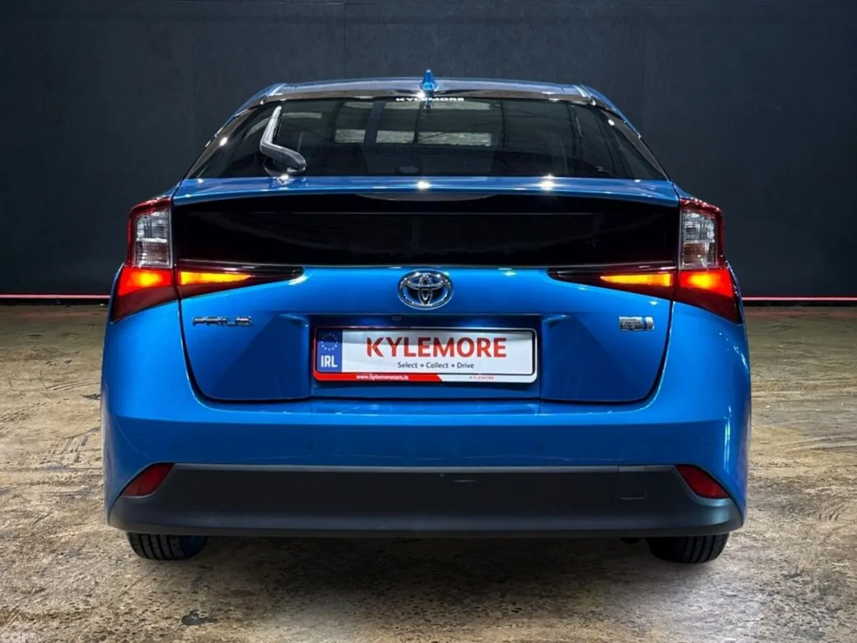 Toyota Prius Hatchback, Petrol Hybrid, 2022, Blue