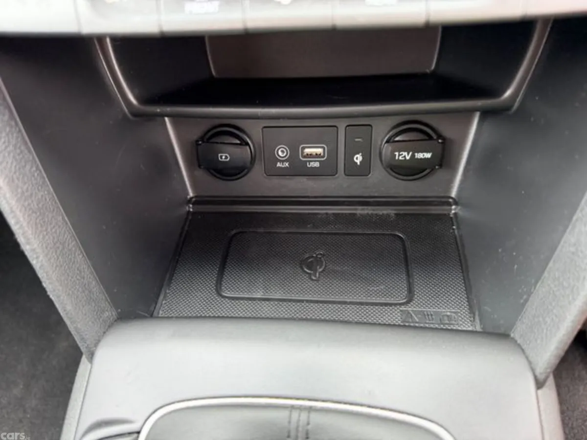 Hyundai KONA MPV, Petrol, 2021, White