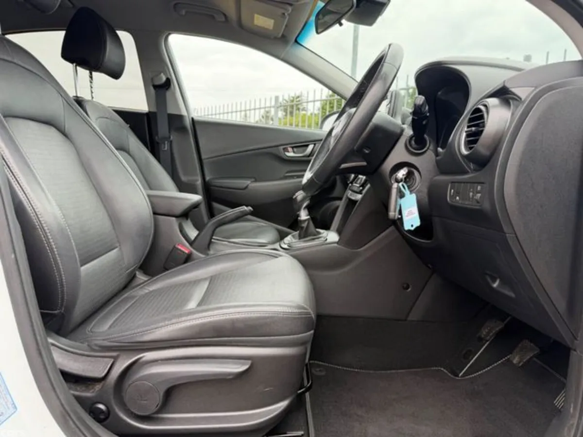 Hyundai KONA MPV, Petrol, 2021, White