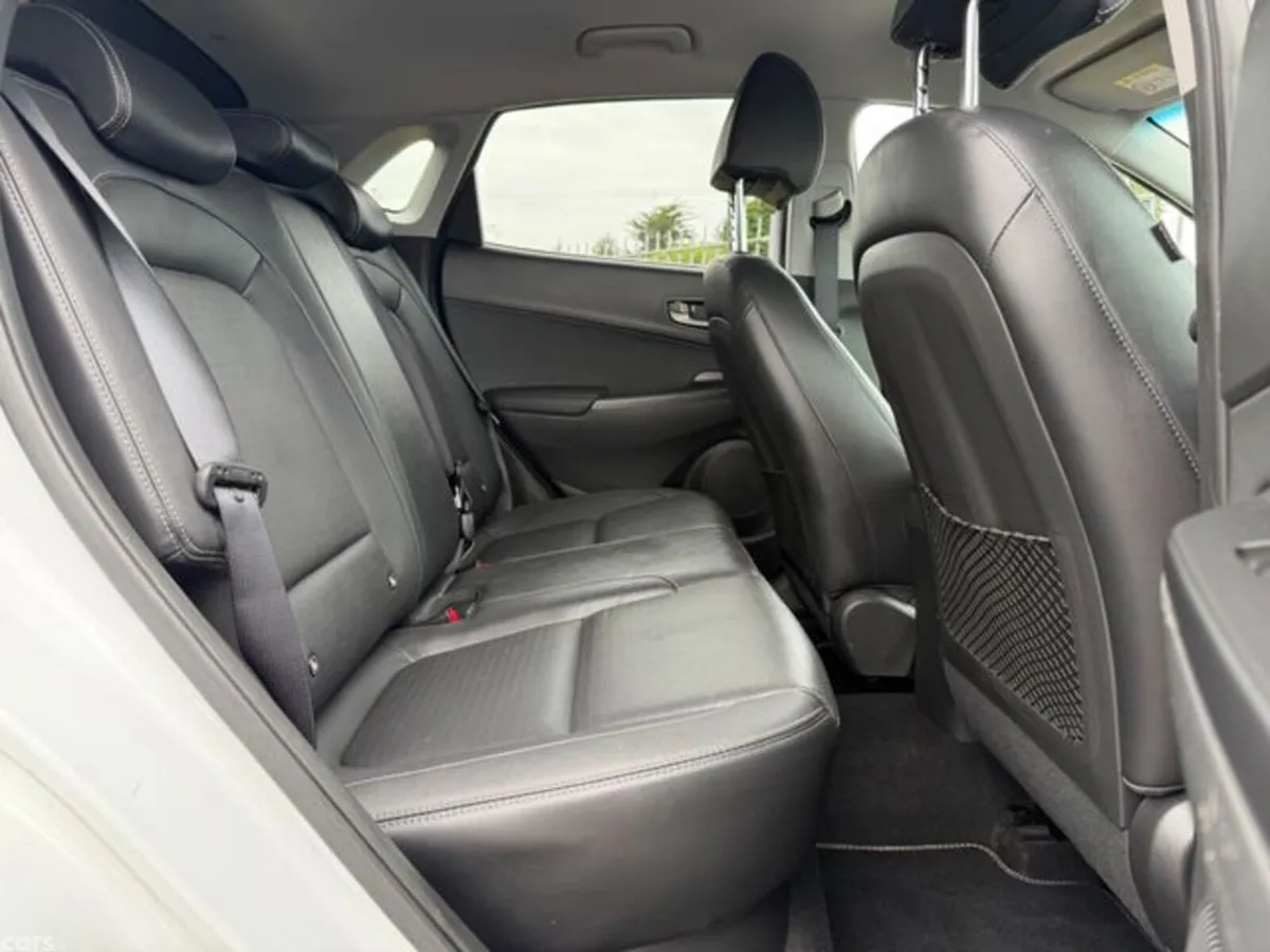 Hyundai KONA MPV, Petrol, 2021, White