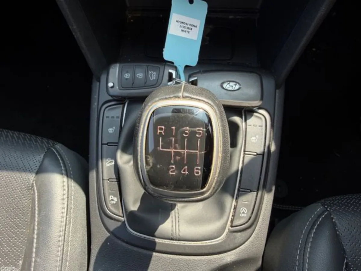 Hyundai KONA MPV, Petrol, 2021, White