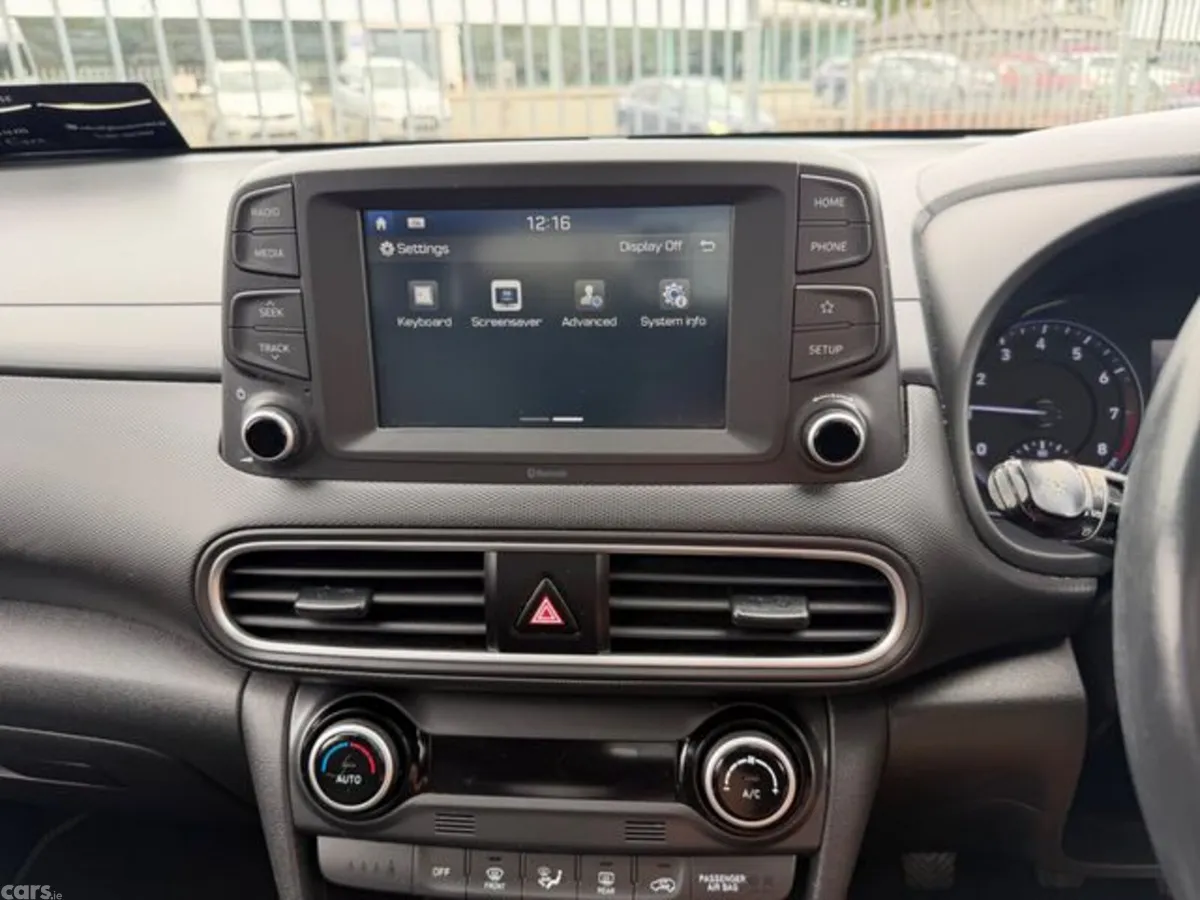 Hyundai KONA MPV, Petrol, 2021, White