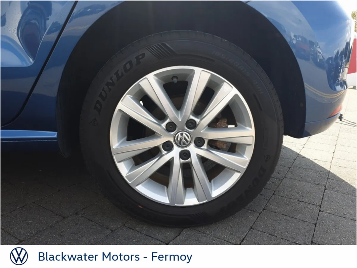 Volkswagen Polo Hatchback, Petrol, 2017, Blue