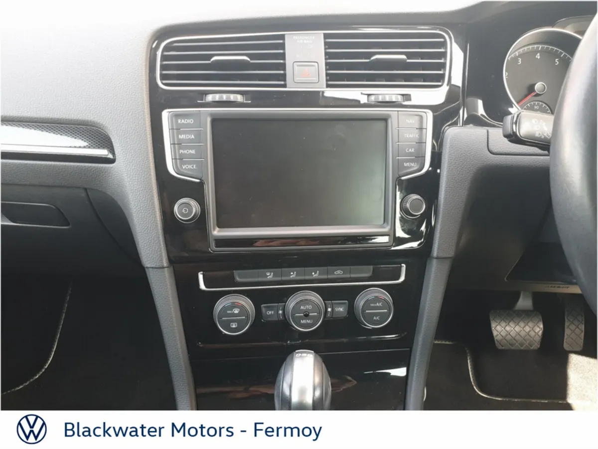 Volkswagen Golf Hatchback, Petrol, 2017, White