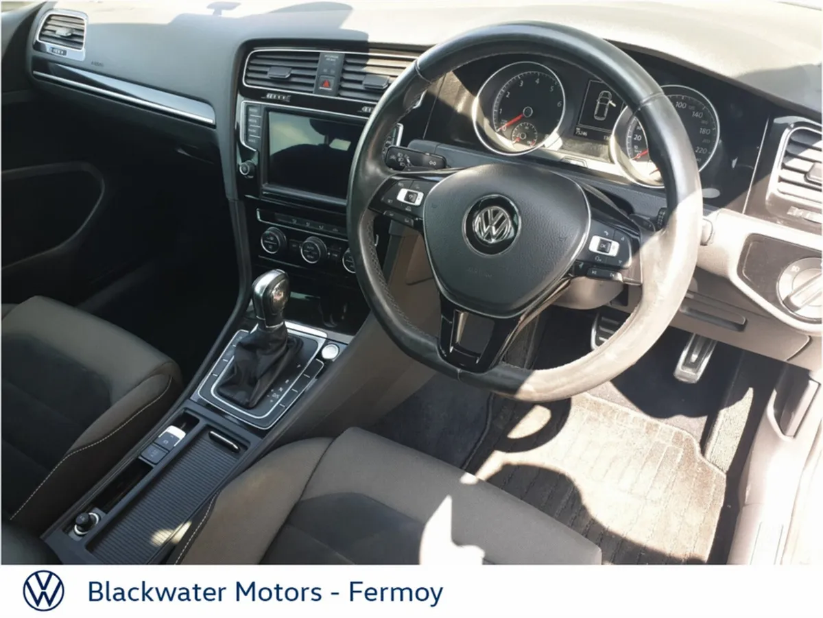 Volkswagen Golf Hatchback, Petrol, 2017, White