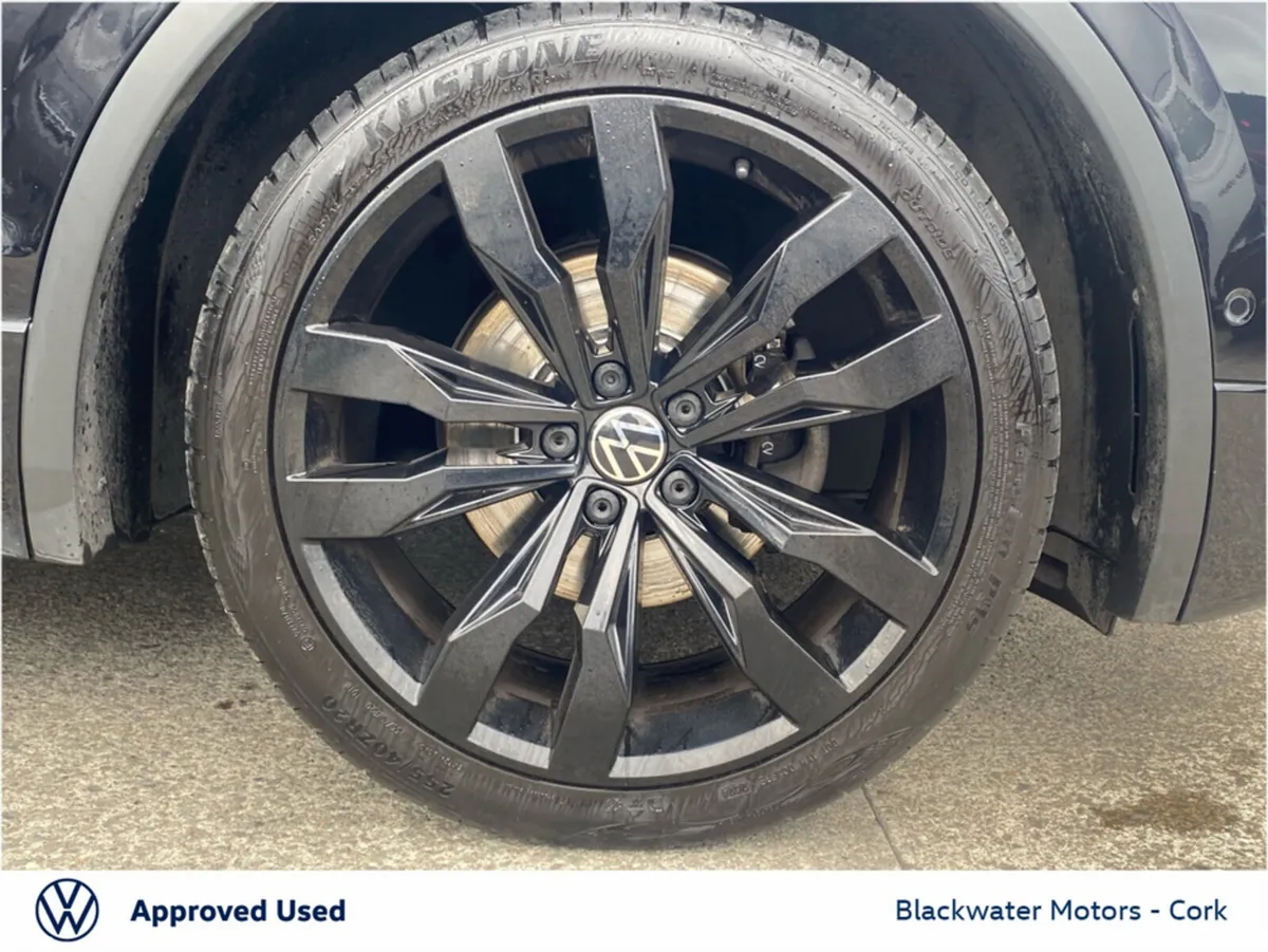 Volkswagen Tiguan Hatchback, Diesel, 2023, Black