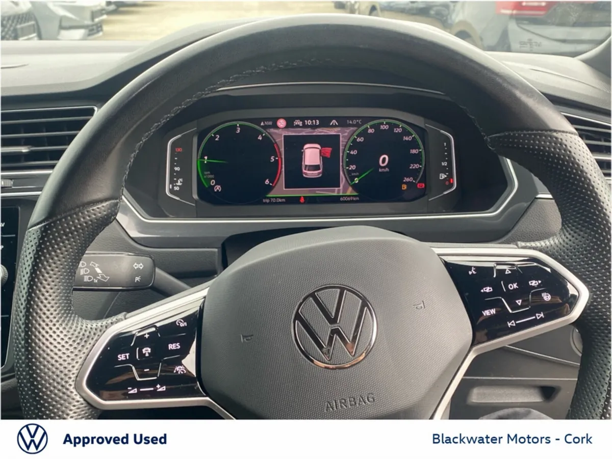 Volkswagen Tiguan Hatchback, Diesel, 2023, Black