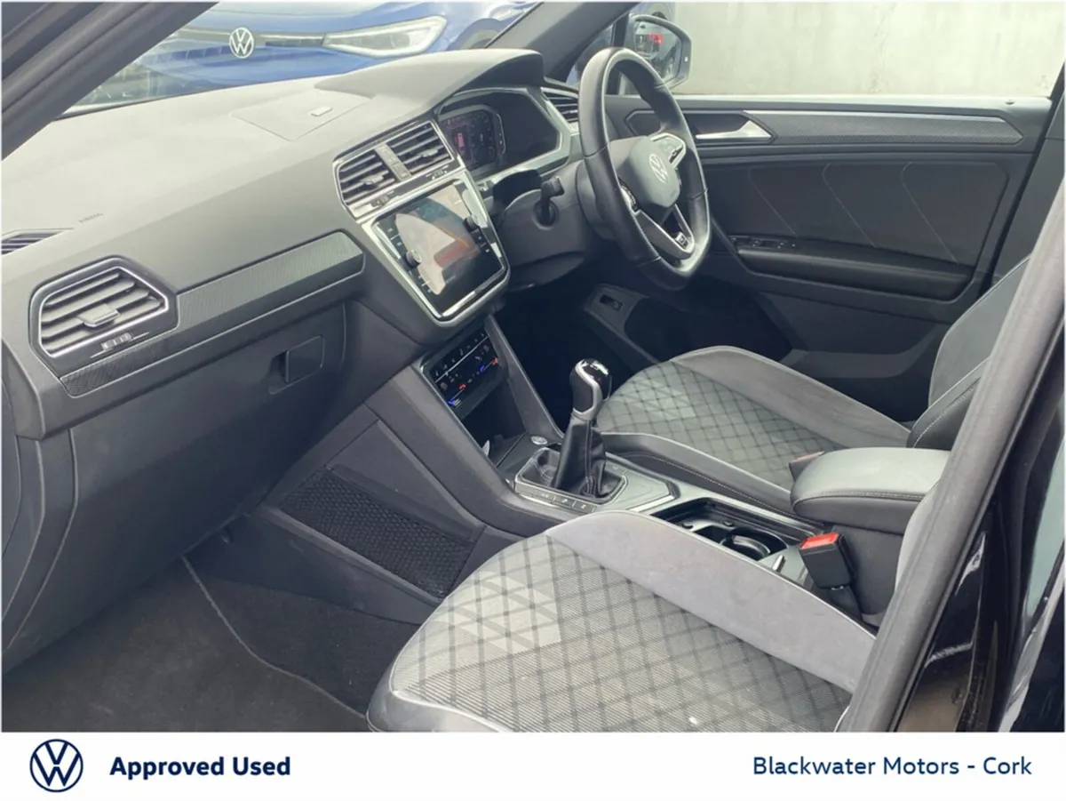 Volkswagen Tiguan Hatchback, Diesel, 2023, Black