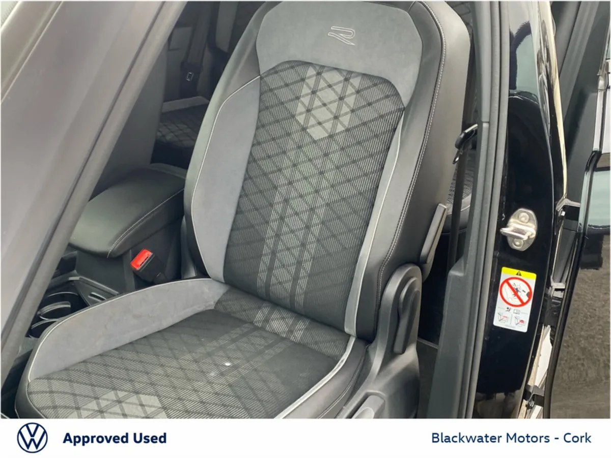 Volkswagen Tiguan Hatchback, Diesel, 2023, Black