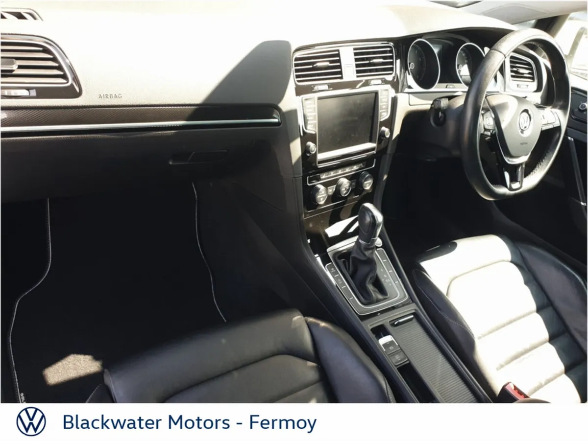 Volkswagen Golf Hatchback, Petrol, 2017, White