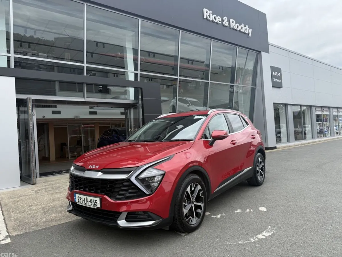 Kia Sportage MPV, Diesel Hybrid, 2023, Red