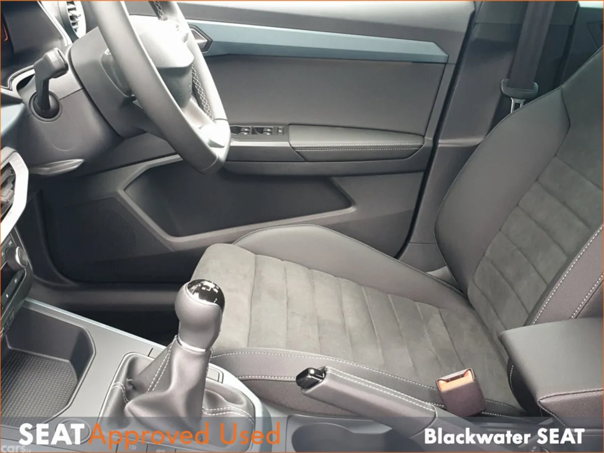 SEAT Arona Hatchback, Petrol, 2024, Black
