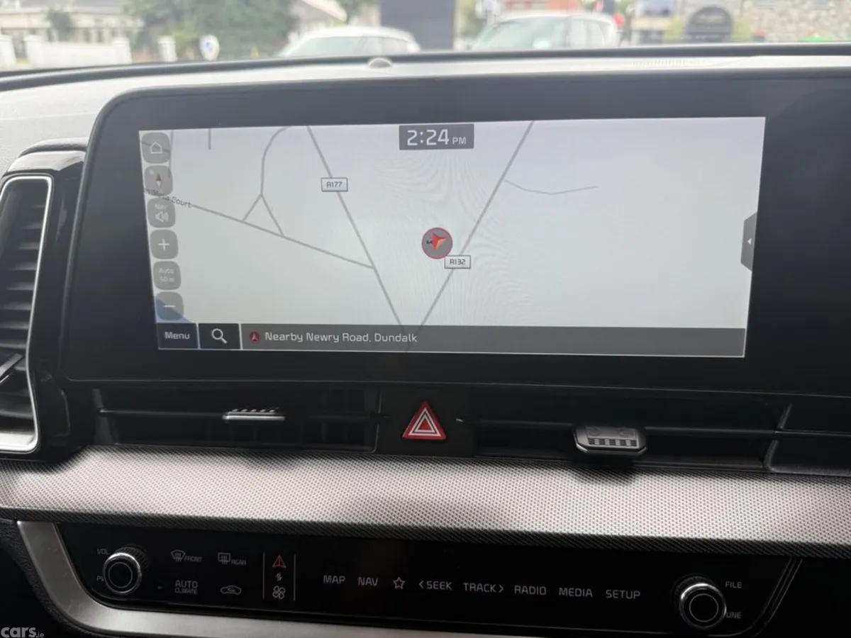 Kia Sportage MPV, Diesel Hybrid, 2023, Red