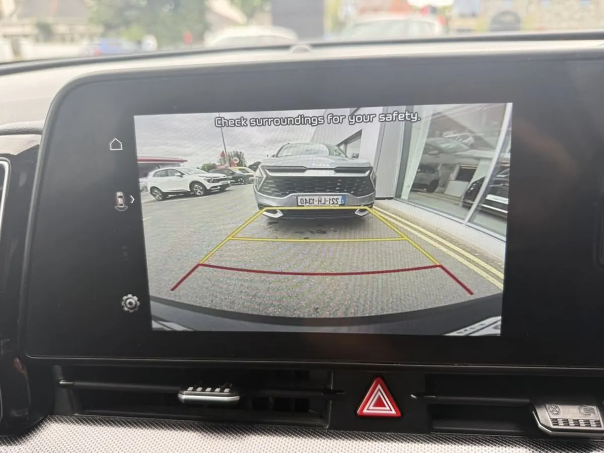Kia Sportage MPV, Diesel Hybrid, 2023, Red