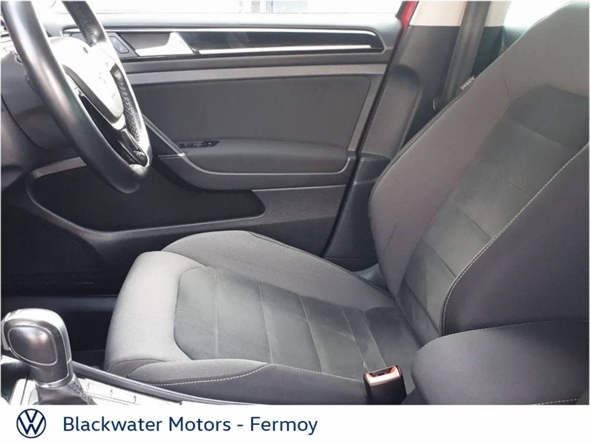 Volkswagen Golf Estate, Petrol, 2019, Red