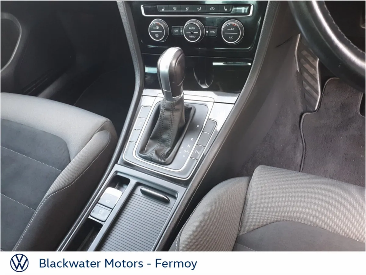 Volkswagen Golf Estate, Petrol, 2019, Red