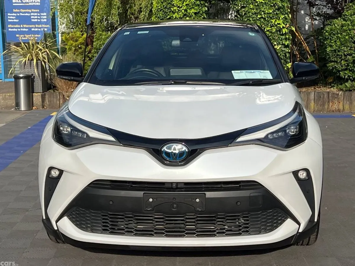Toyota C-HR SUV, Petrol Hybrid, 2021, White