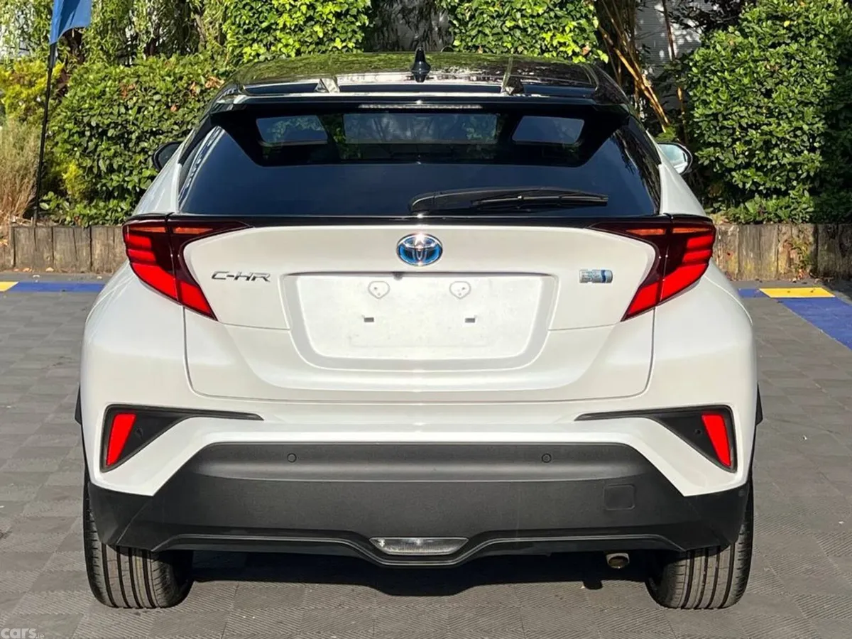 Toyota C-HR SUV, Petrol Hybrid, 2021, White