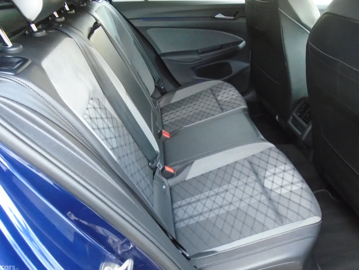 Volkswagen Golf Estate, Petrol, 2021, Blue