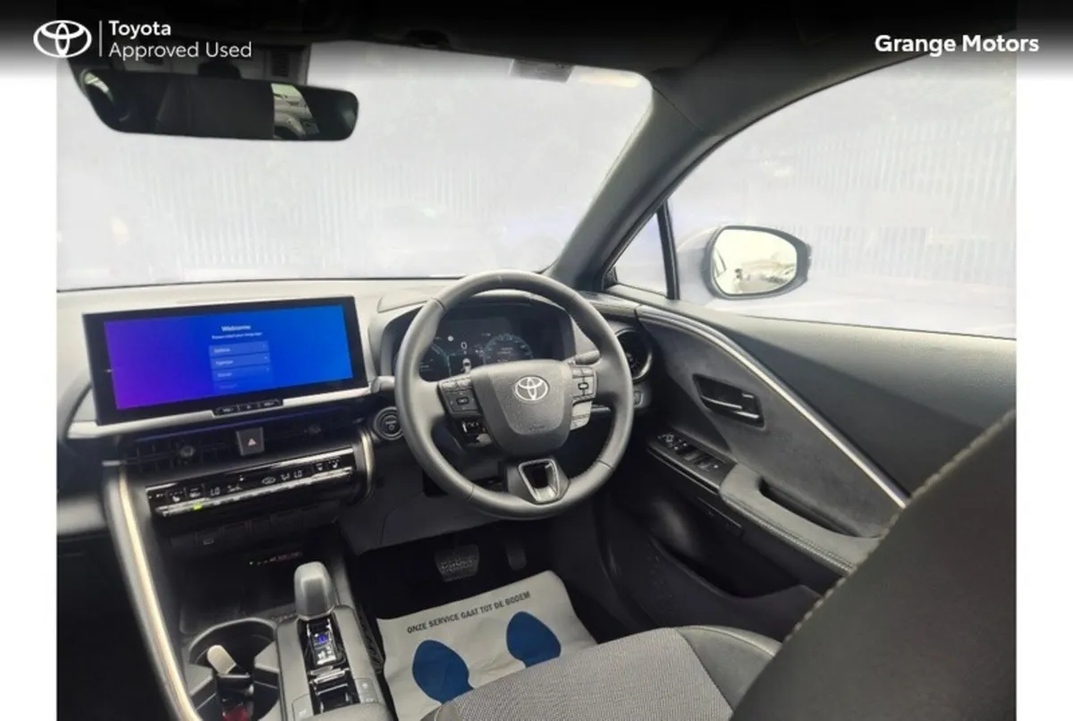 Toyota C-HR SUV, Petrol Hybrid, 2024, Silver