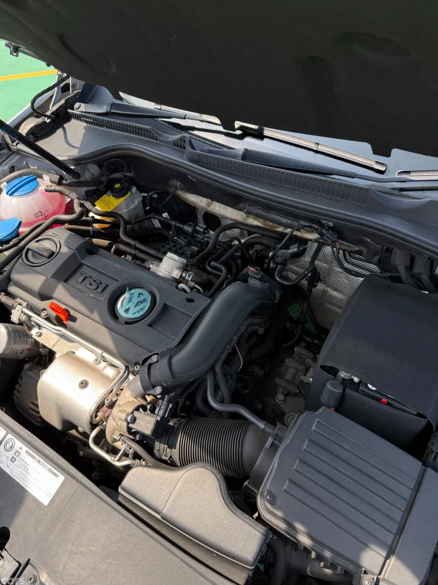 Volkswagen Golf Hatchback, Petrol, 2011, Silver