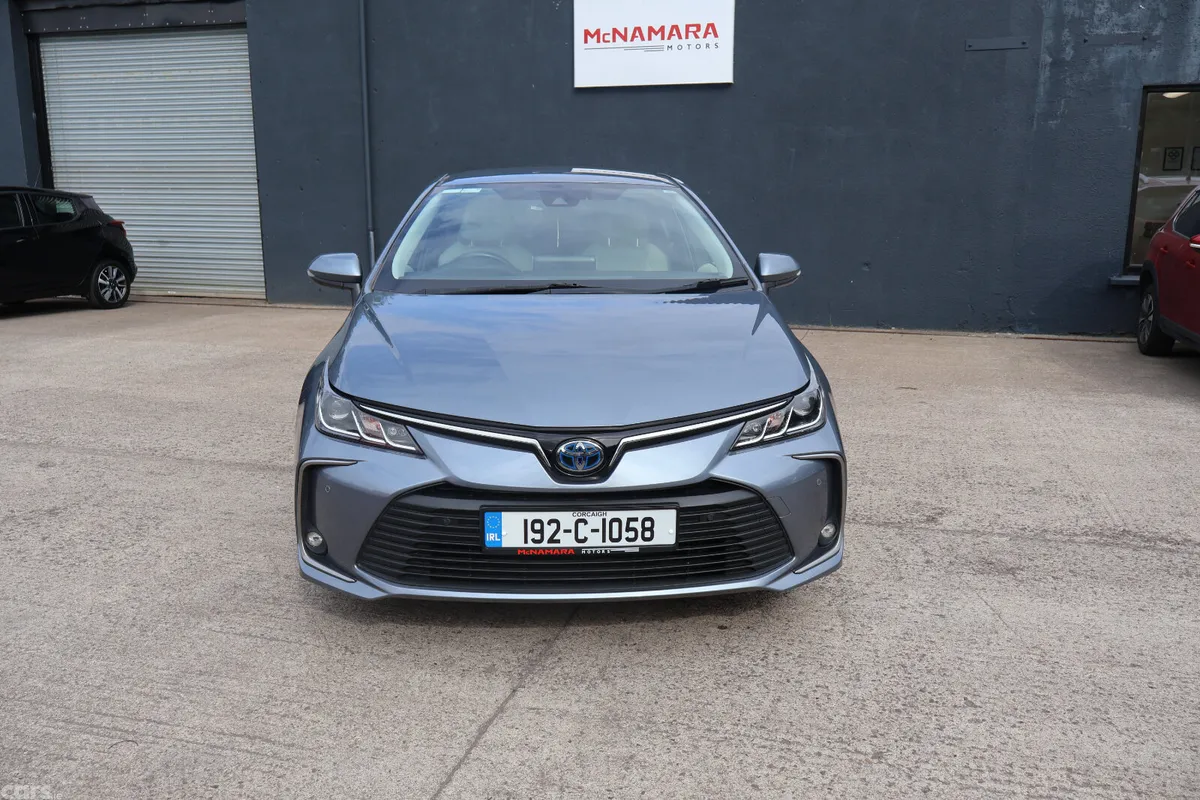 Toyota Corolla Saloon, Petrol Hybrid, 2019, Grey