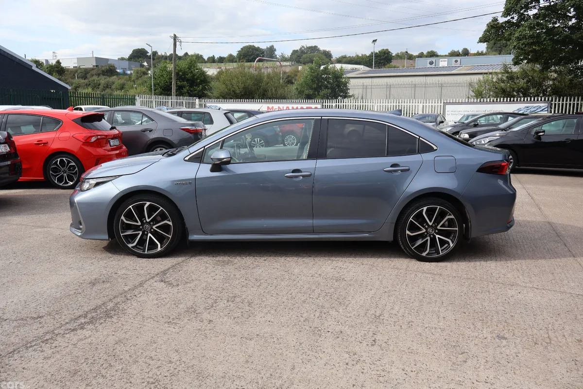 Toyota Corolla Saloon, Petrol Hybrid, 2019, Grey