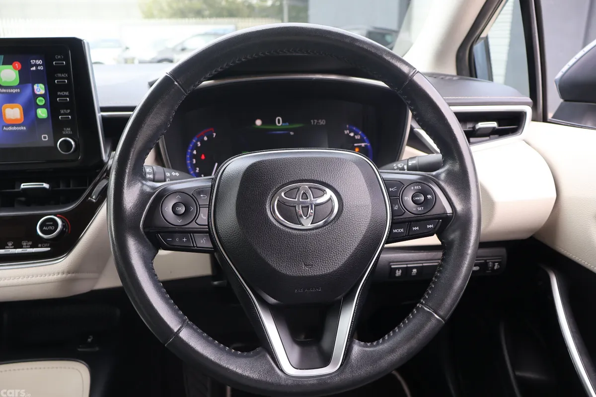 Toyota Corolla Saloon, Petrol Hybrid, 2019, Grey