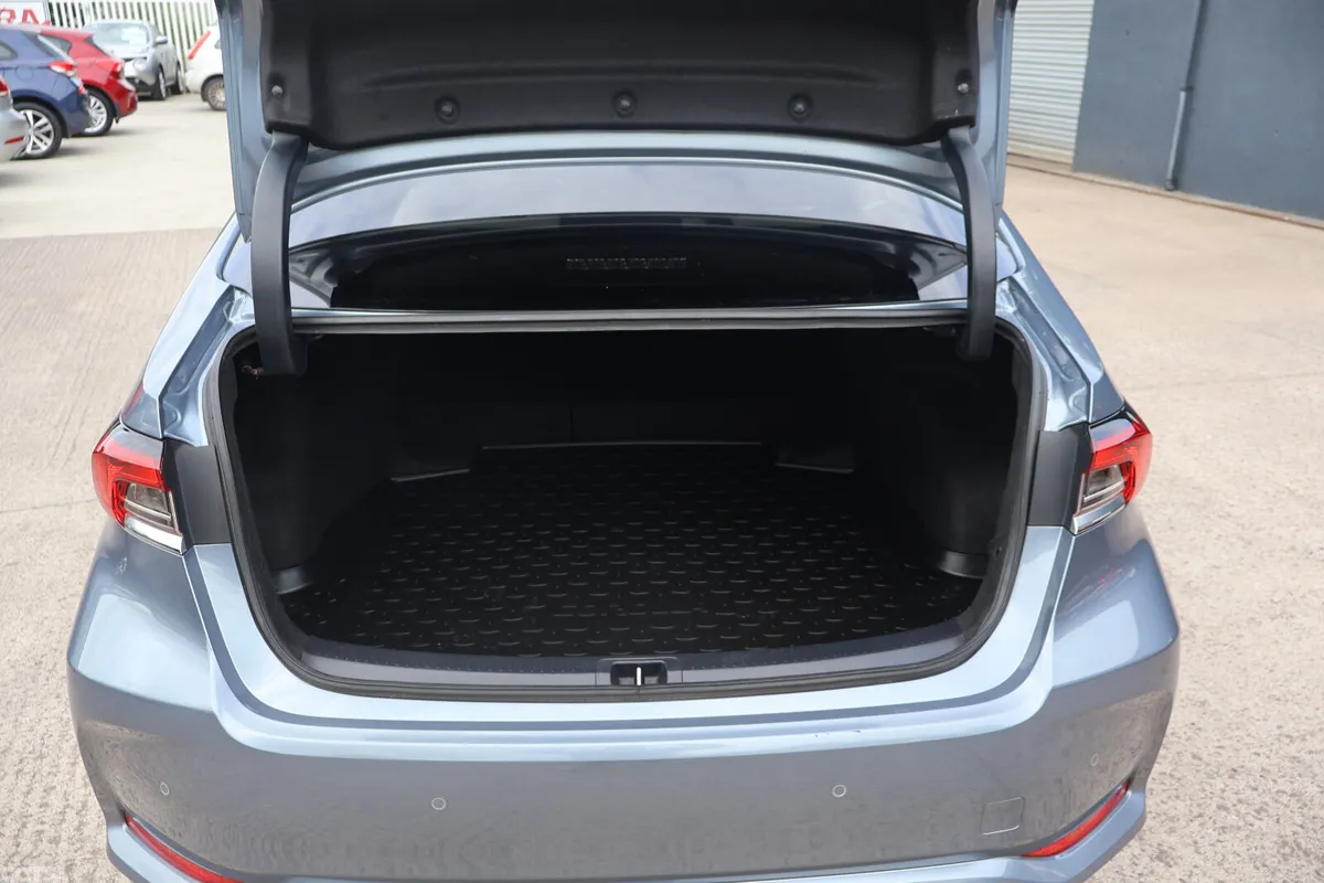 Toyota Corolla Saloon, Petrol Hybrid, 2019, Grey