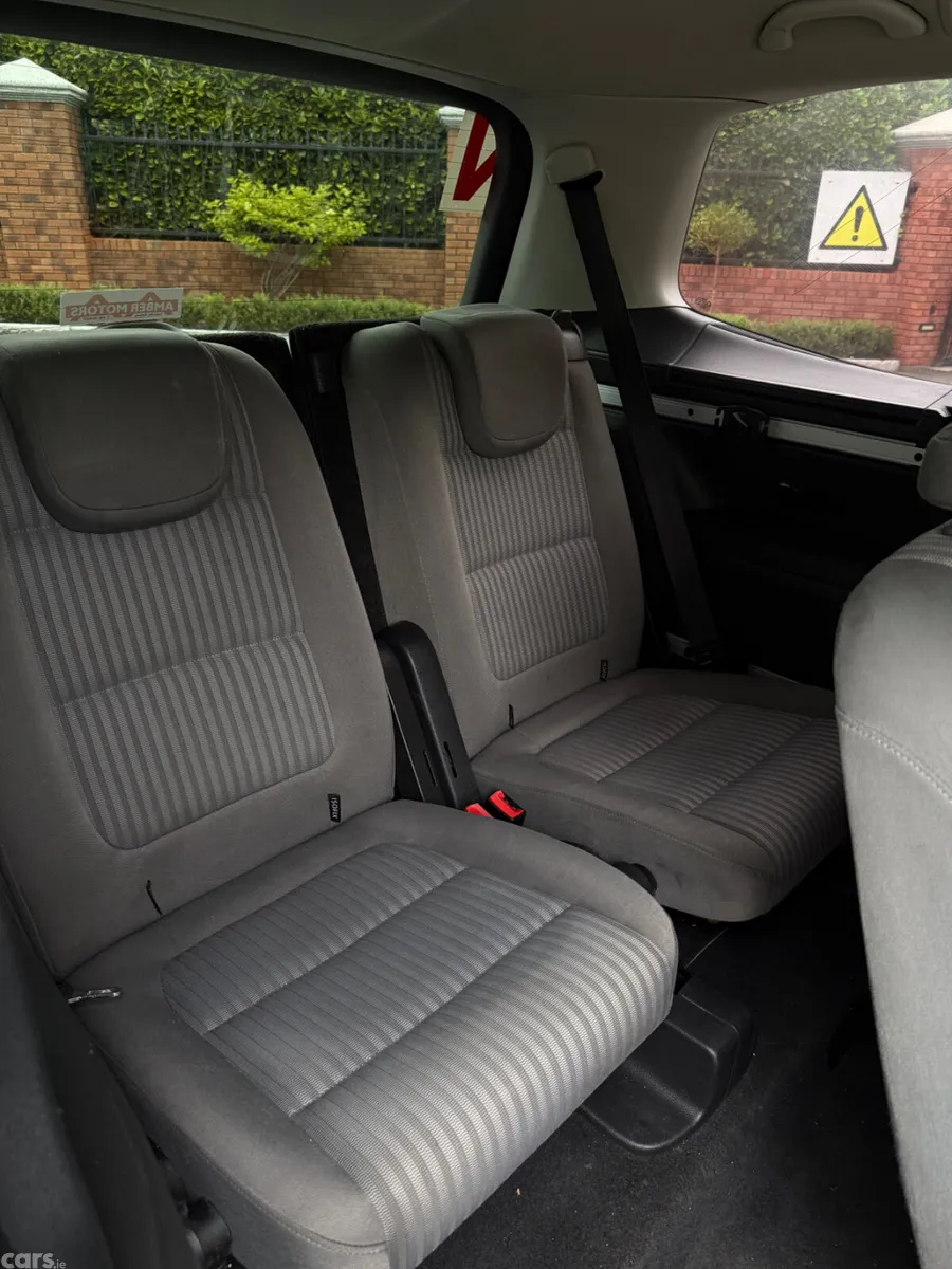 SEAT Alhambra MPV, Diesel, 2011, Silver
