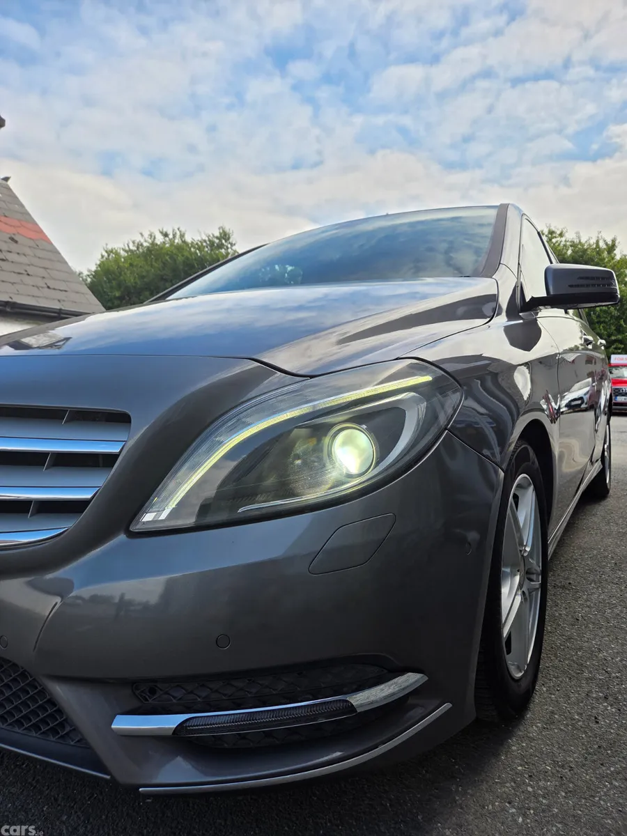Mercedes-Benz B-Class Hatchback, Petrol, 2013, Grey