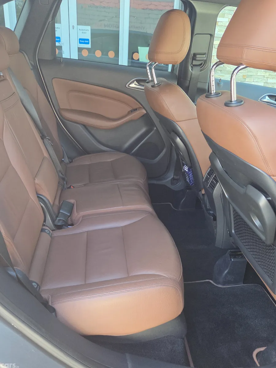 Mercedes-Benz B-Class Hatchback, Petrol, 2013, Grey