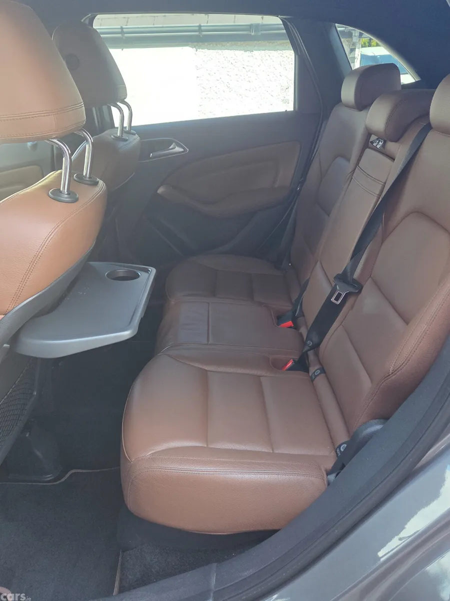 Mercedes-Benz B-Class Hatchback, Petrol, 2013, Grey