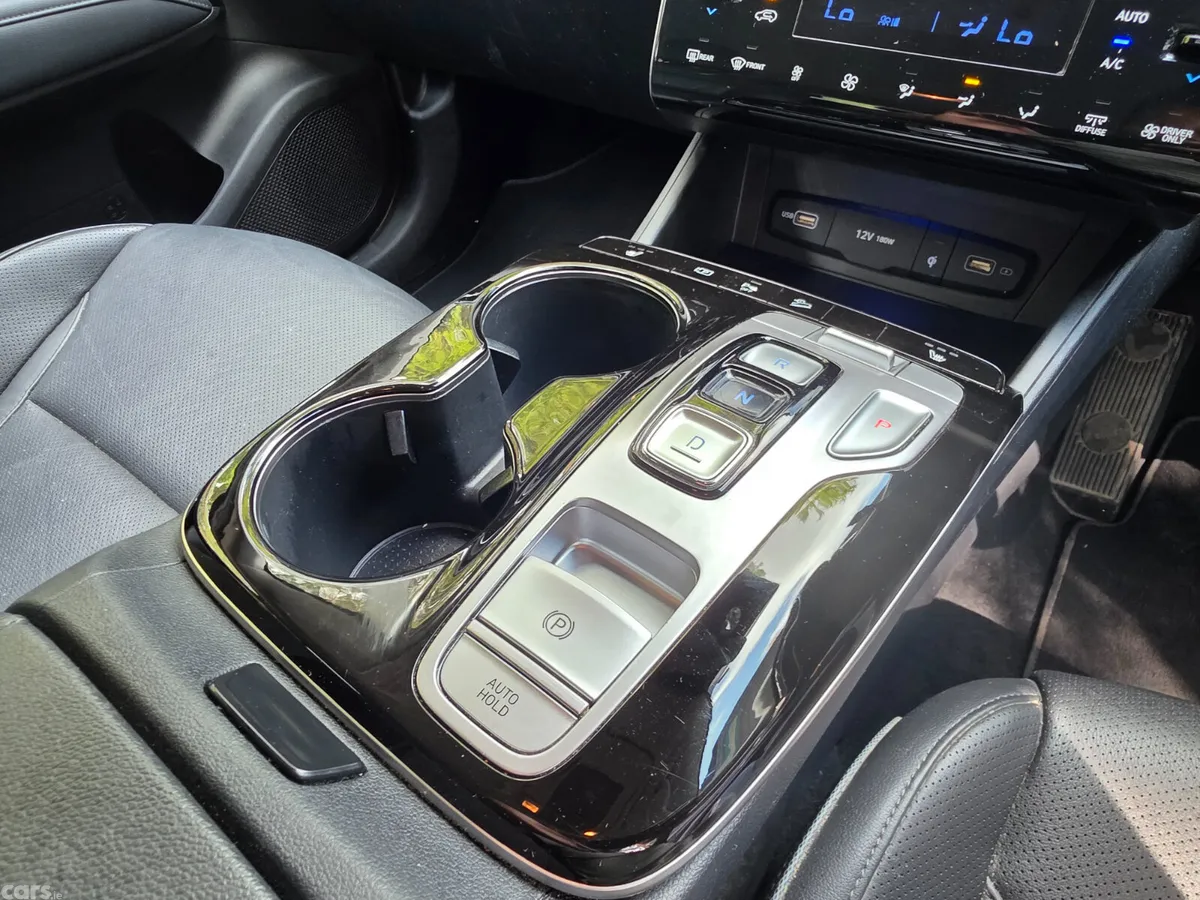 Hyundai Tucson SUV, Petrol Hybrid, 2023, White