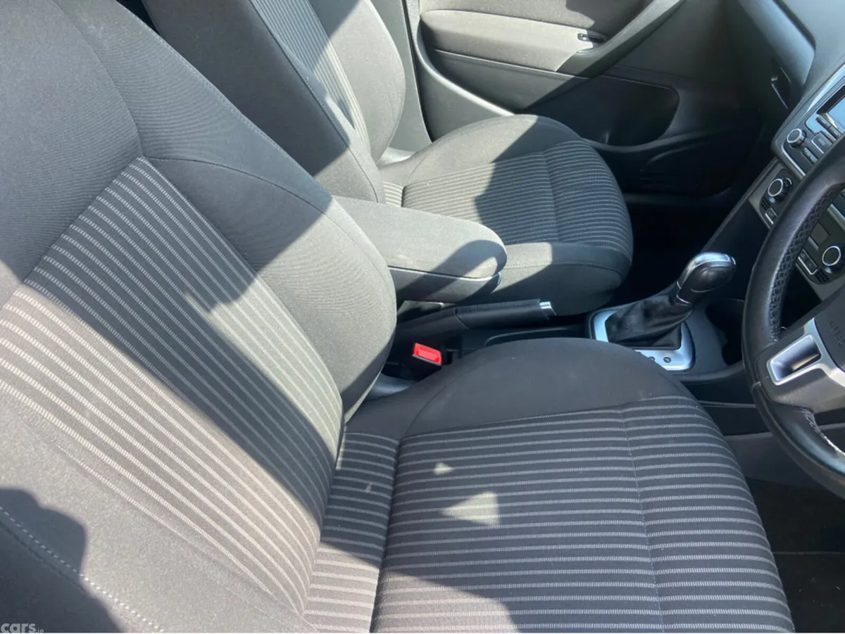Volkswagen Polo Hatchback, Petrol, 2012, Silver