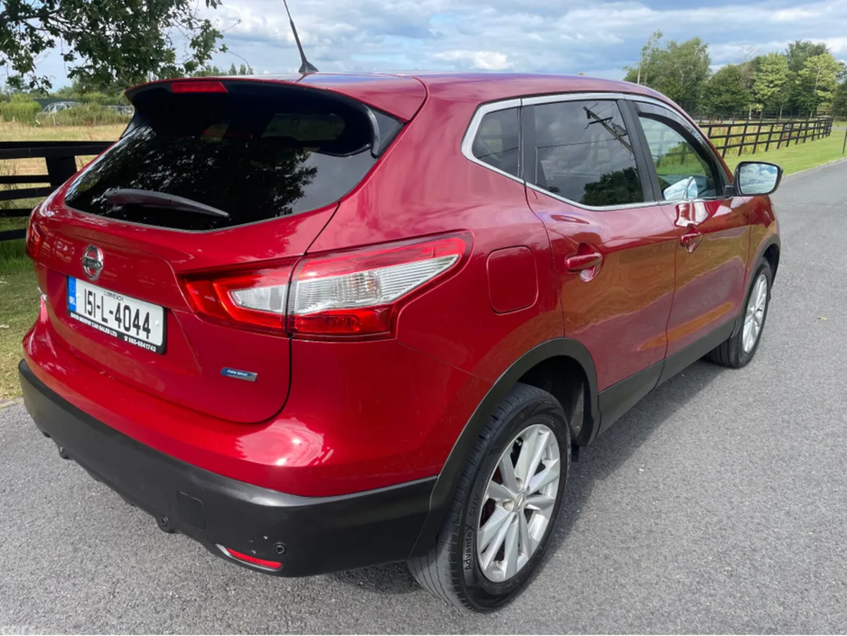 Nissan Qashqai MPV, Diesel, 2015, Red