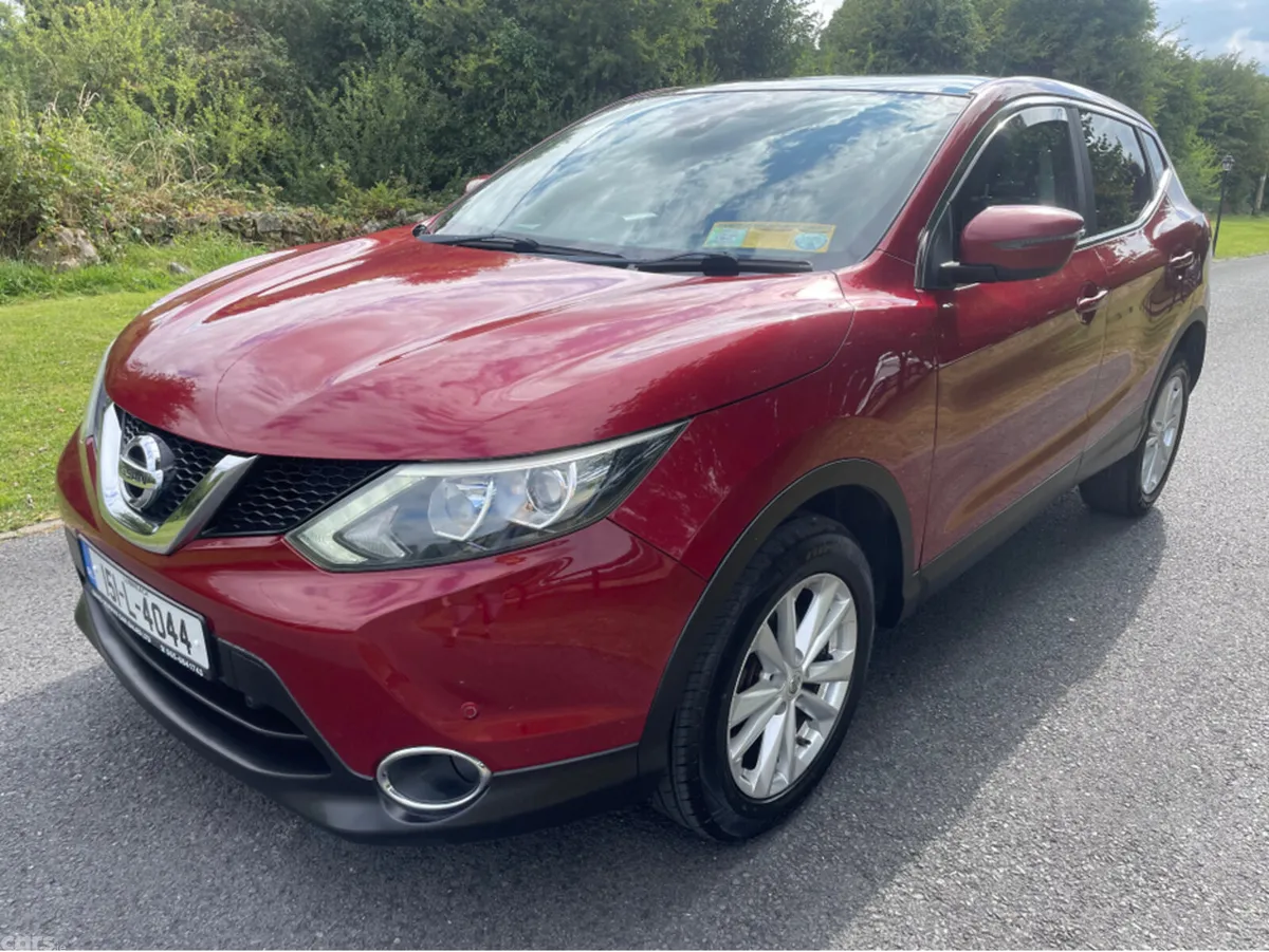Nissan Qashqai MPV, Diesel, 2015, Red