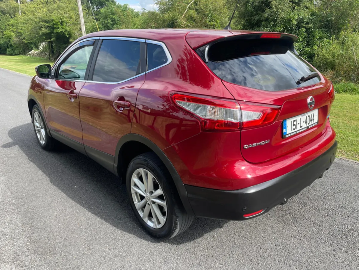 Nissan Qashqai MPV, Diesel, 2015, Red