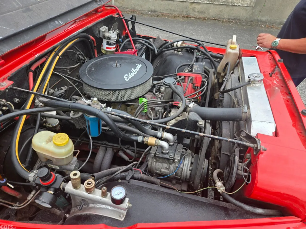 Jeep Renegade SUV, Petrol, 1975, Red