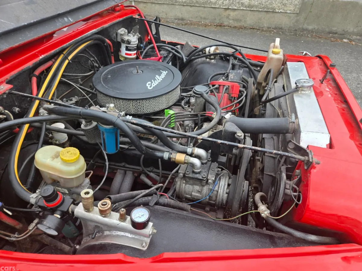 Jeep Renegade SUV, Petrol, 1975, Red