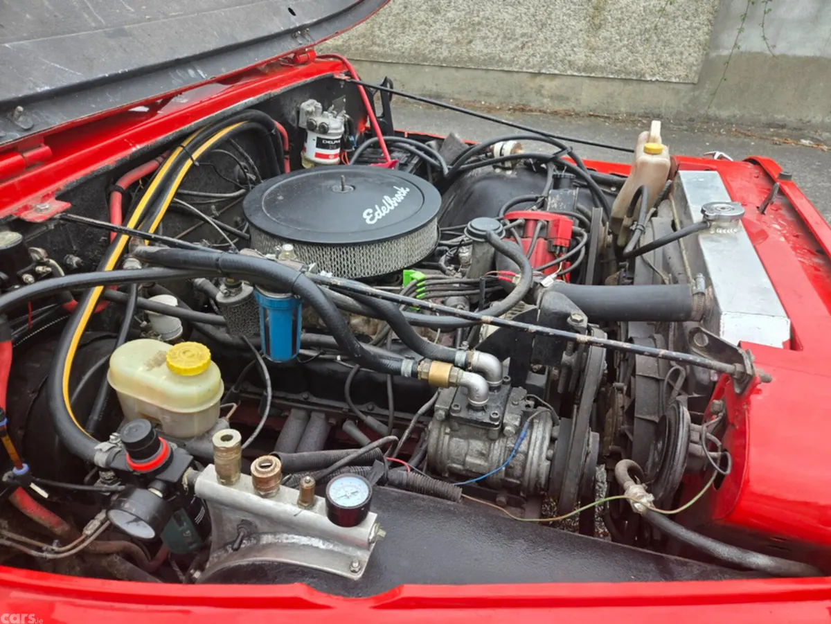 Jeep Renegade SUV, Petrol, 1975, Red