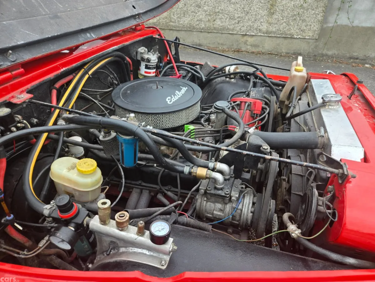 Jeep Renegade SUV, Petrol, 1975, Red