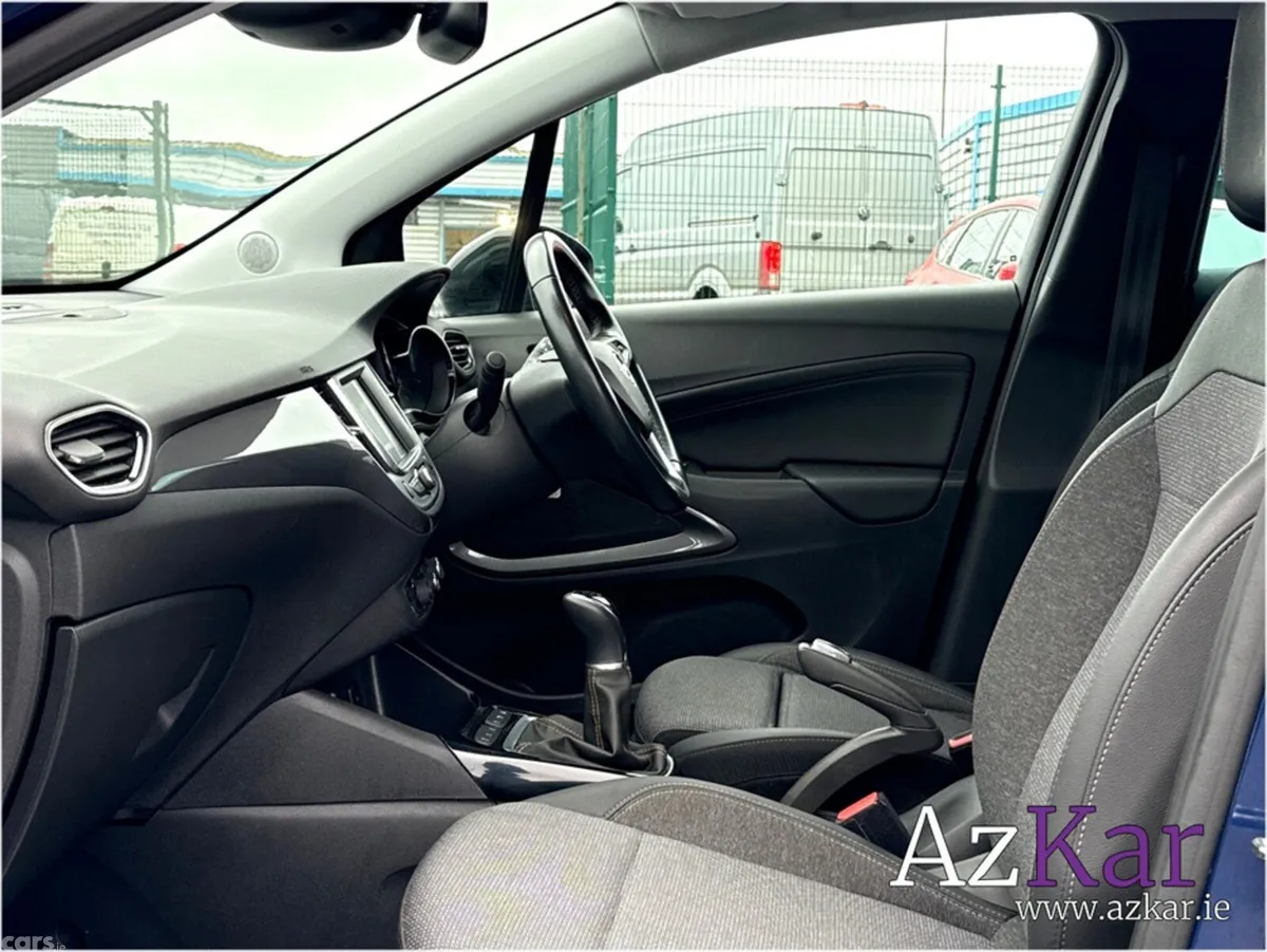 Opel Crossland X Hatchback, Petrol, 2022, Blue