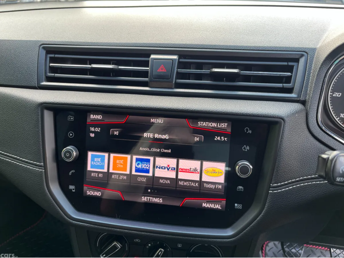 SEAT Arona SUV, Diesel, 2018, Red