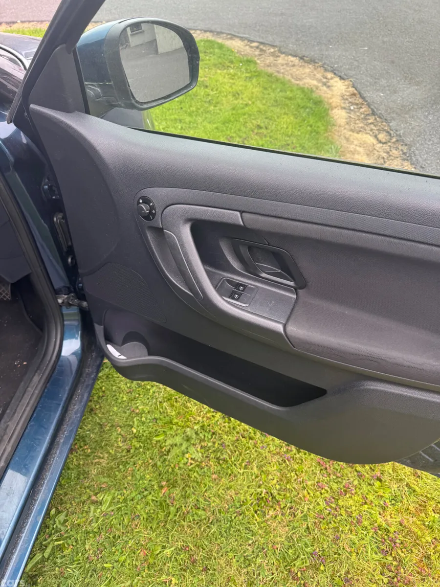 Skoda Fabia Hatchback, Diesel, 2012, Blue