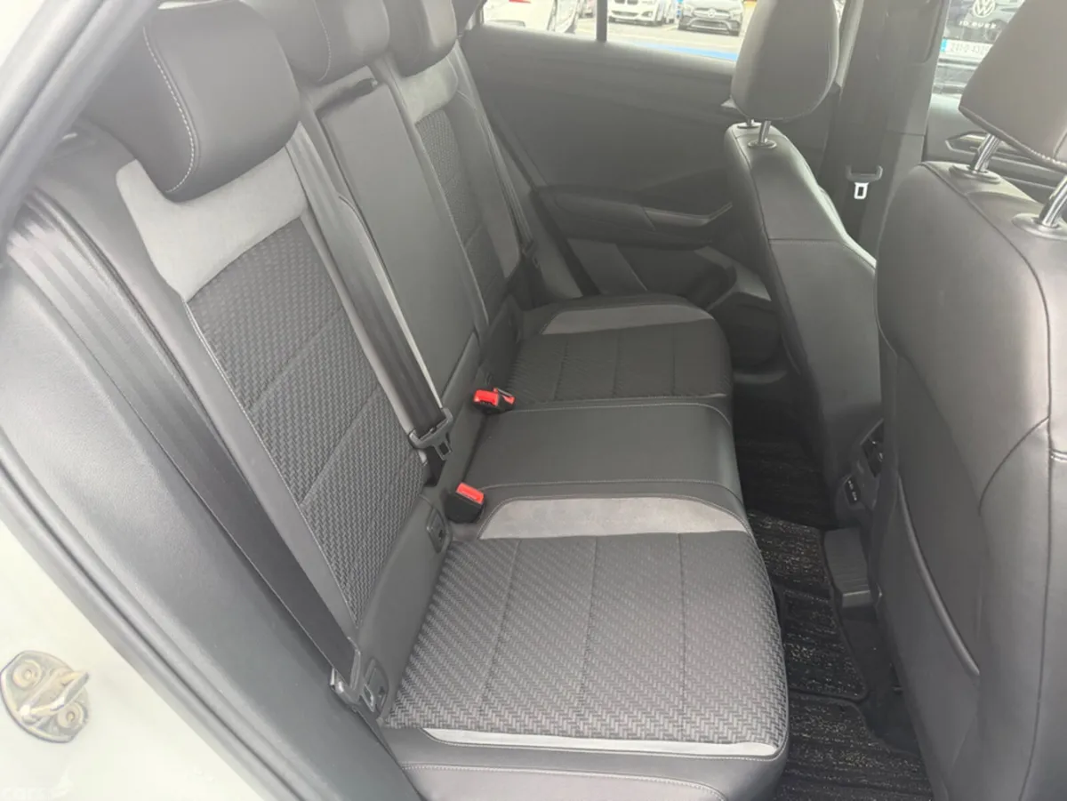 Volkswagen T-Roc SUV, Diesel, 2021, White