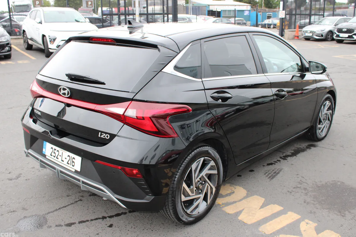 Hyundai i20 Hatchback, Petrol, 2025, Black