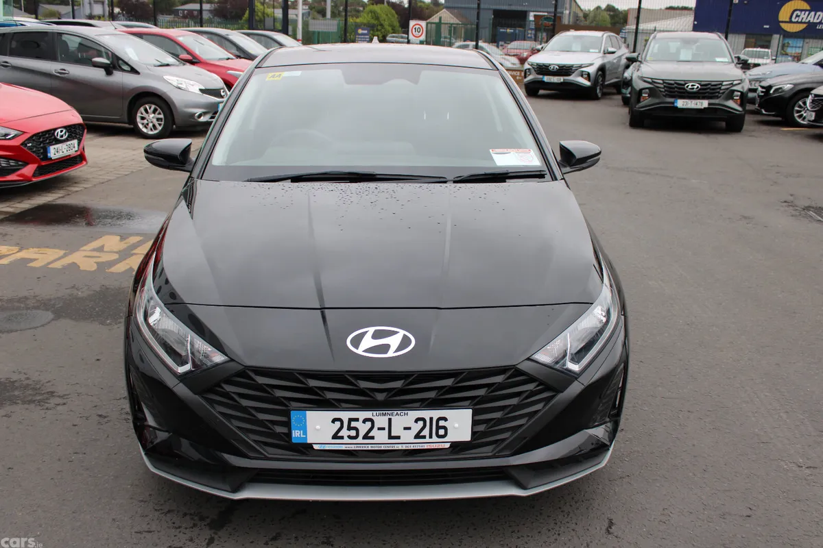 Hyundai i20 Hatchback, Petrol, 2025, Black