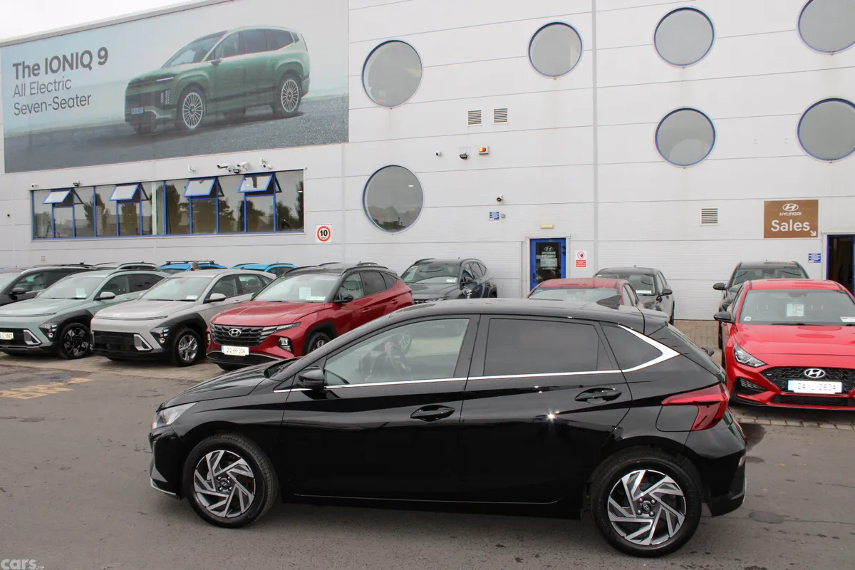 Hyundai i20 Hatchback, Petrol, 2025, Black