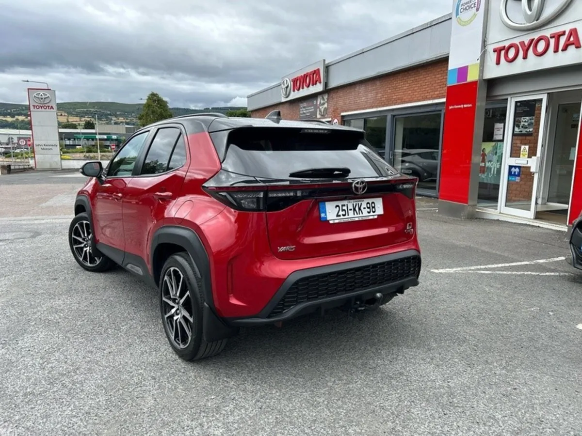 Toyota Yaris Cross Hatchback, Petrol Hybrid, 2025, Red
